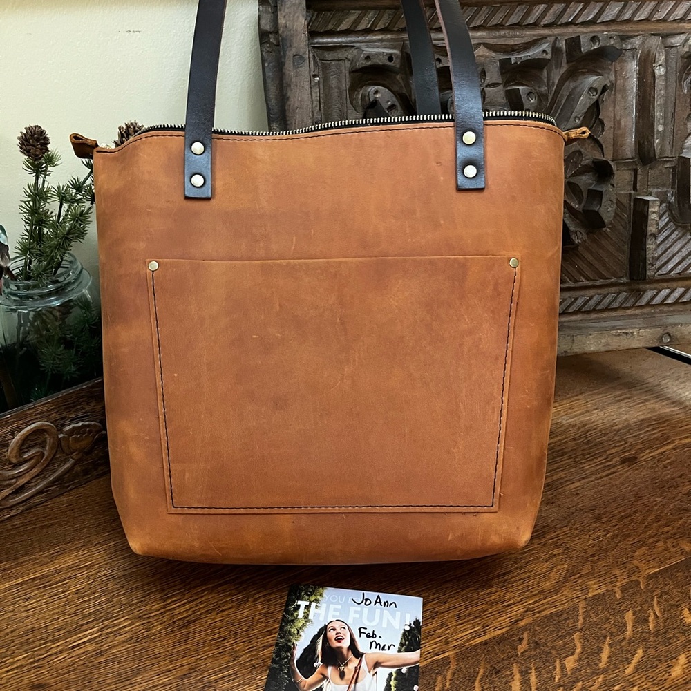 Portland Leather Dakota Medium Zip Tote Bag